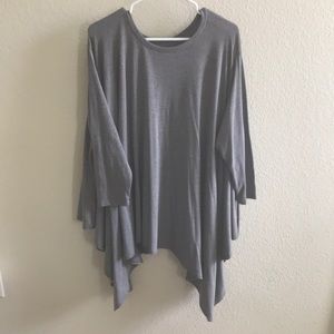 3/4 sleeve shark bite top